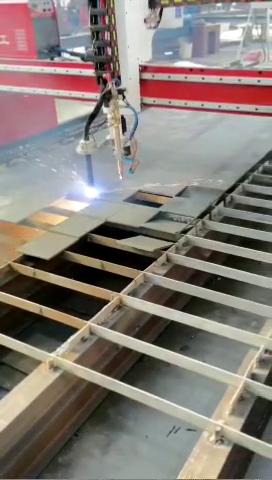 數(shù)控龍門式等離子切割機(jī)視頻